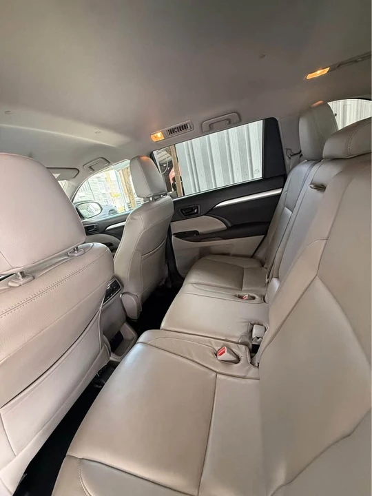 2018 Toyota Highlander - Image 9 of 15