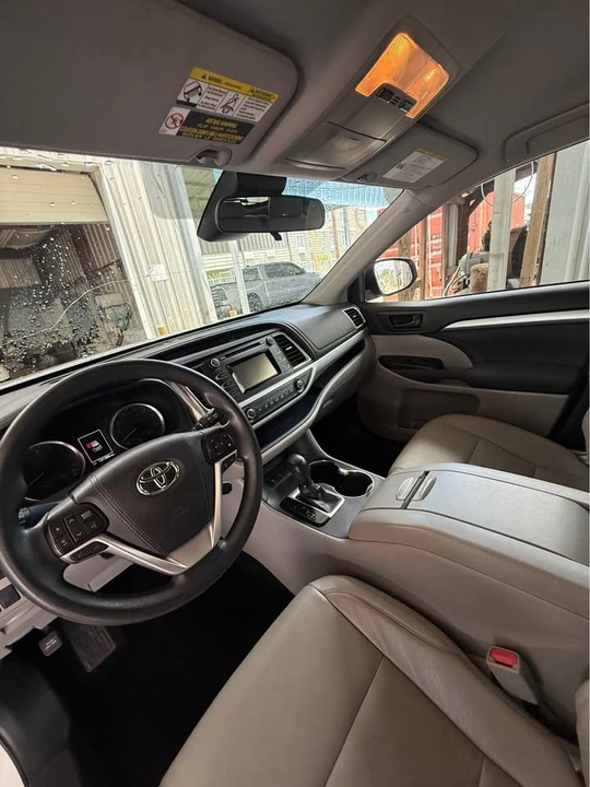 2018 Toyota Highlander - Image 10 of 15