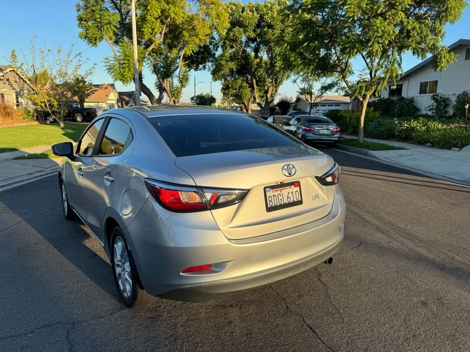 2018 Toyota Yaris - Image 2 of 7