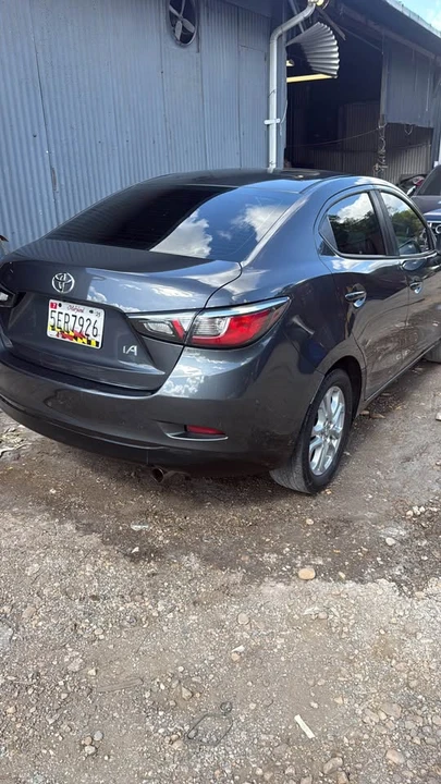2018 Toyota Yaris - Image 2 of 6