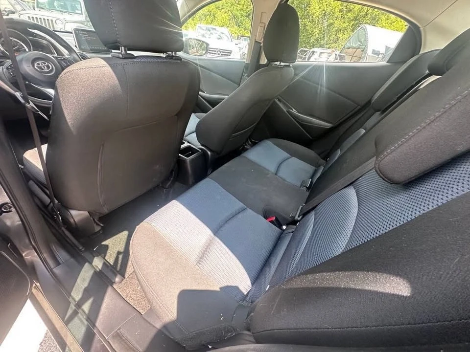 2018 Toyota Yaris - Image 8 of 11