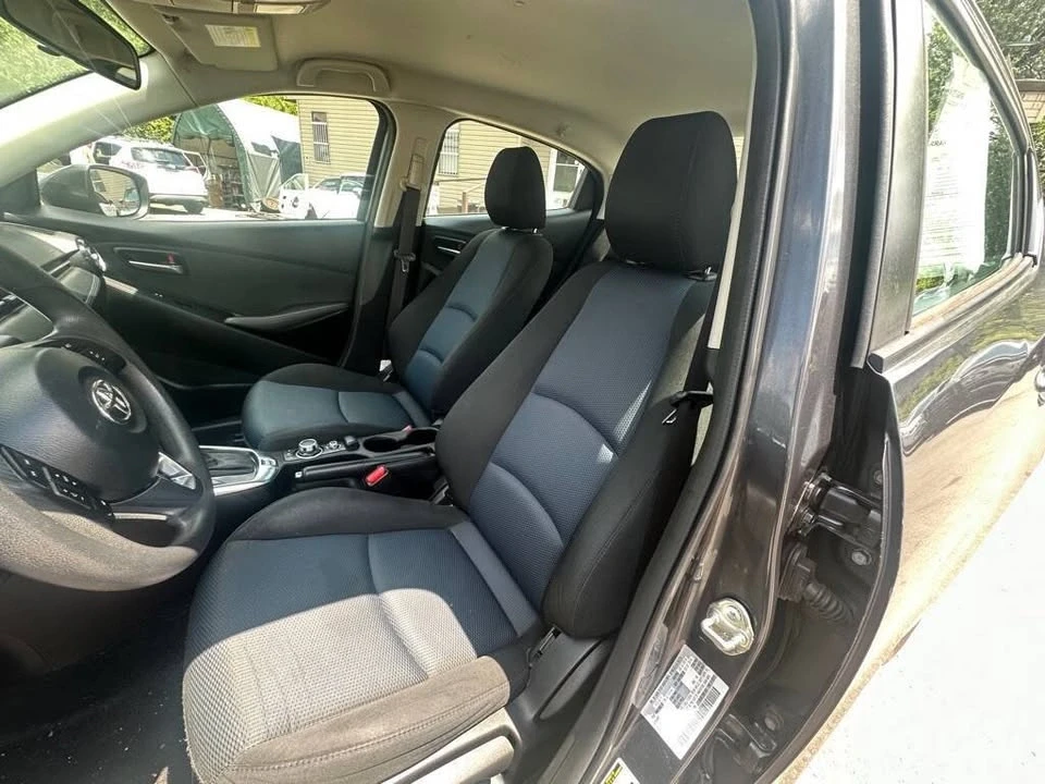 2018 Toyota Yaris - Image 9 of 11