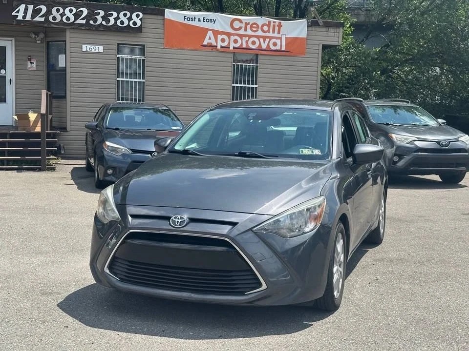 2018 Toyota Yaris - Image 2 of 11