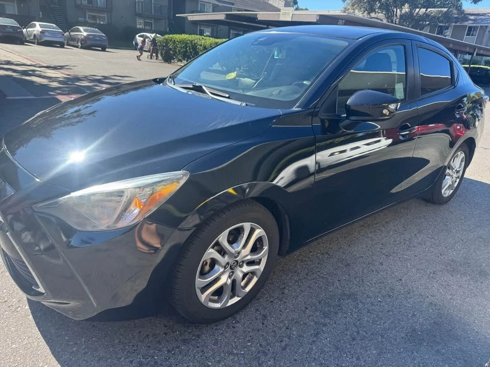 2018 Toyota Yaris - Image 9 of 11