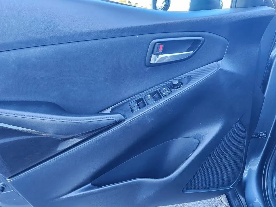2018 Toyota Yaris - Image 14 of 18