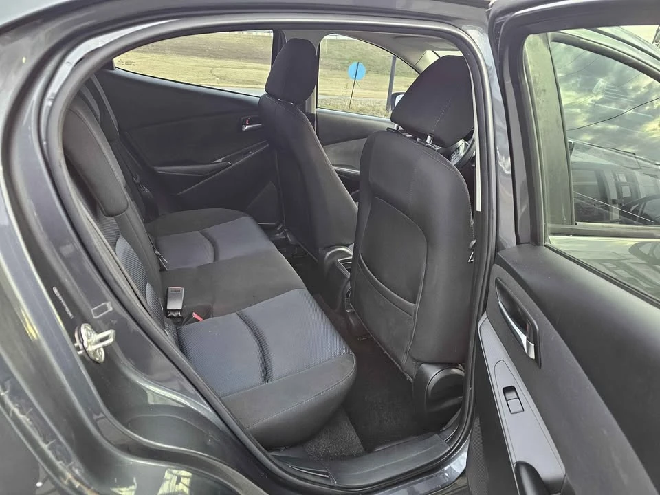 2018 Toyota Yaris - Image 8 of 20