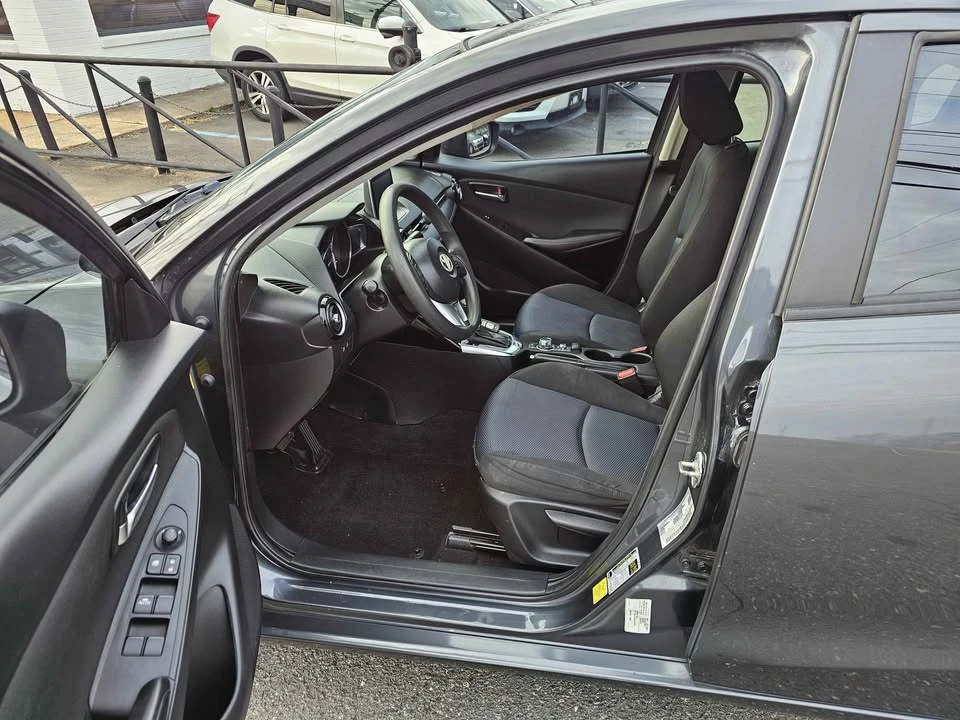 2018 Toyota Yaris - Image 12 of 20