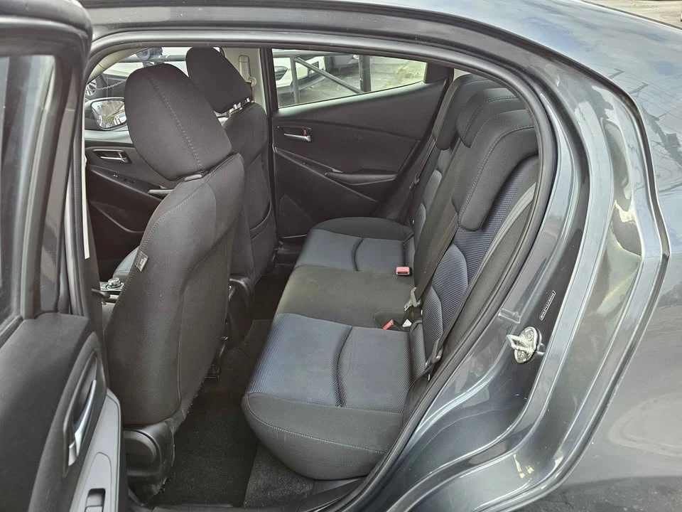 2018 Toyota Yaris - Image 11 of 20