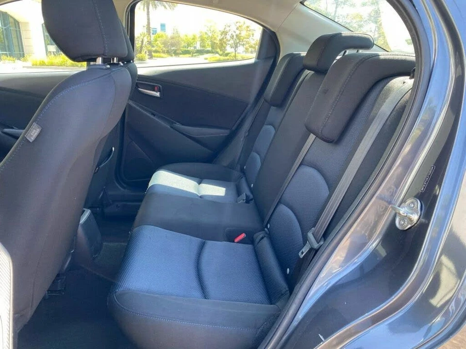 2018 Toyota Yaris - Image 17 of 18