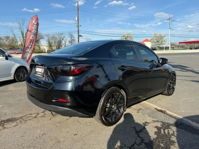 2018 Toyota Yaris - Image 8 of 12