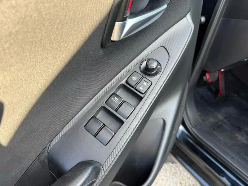 2018 Toyota Yaris - Image 10 of 12