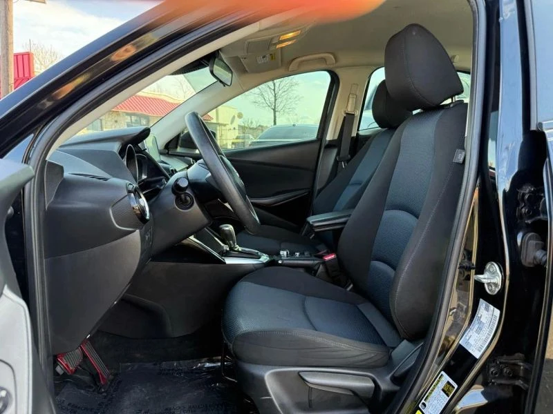 2018 Toyota Yaris - Image 9 of 12