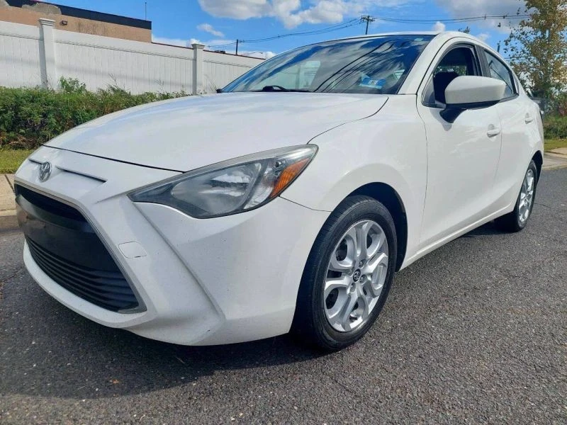 2018 Toyota Yaris - Image 4 of 12