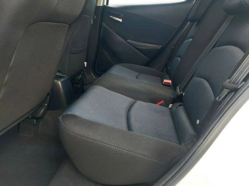 2018 Toyota Yaris - Image 8 of 12