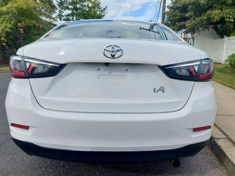 2018 Toyota Yaris - Image 12 of 12