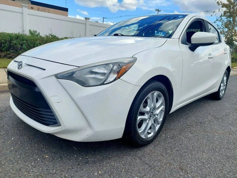 2018 Toyota Yaris - Image 2 of 12