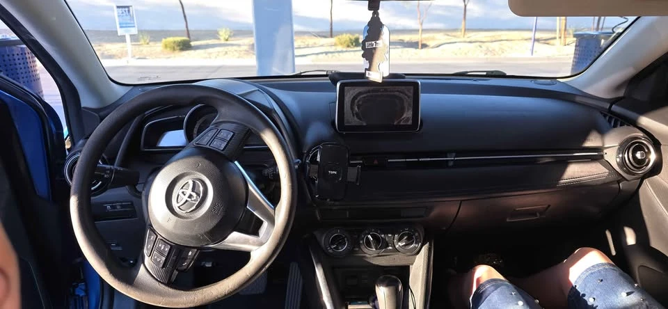 2018 Toyota Yaris - Image 2 of 9