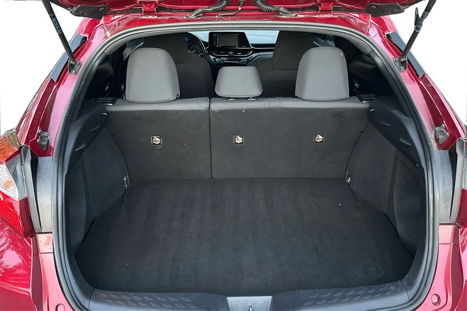 2018 Toyota C-HR - Image 10 of 19