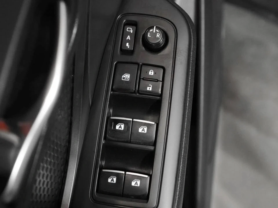 2018 Toyota C-HR - Image 5 of 12