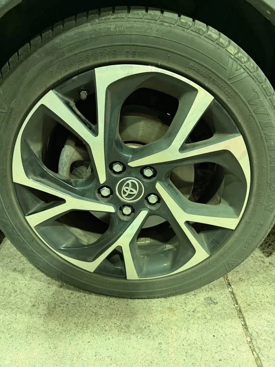 2018 Toyota C-HR - Image 5 of 10
