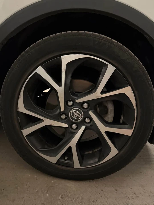 2018 Toyota C-HR - Image 10 of 11