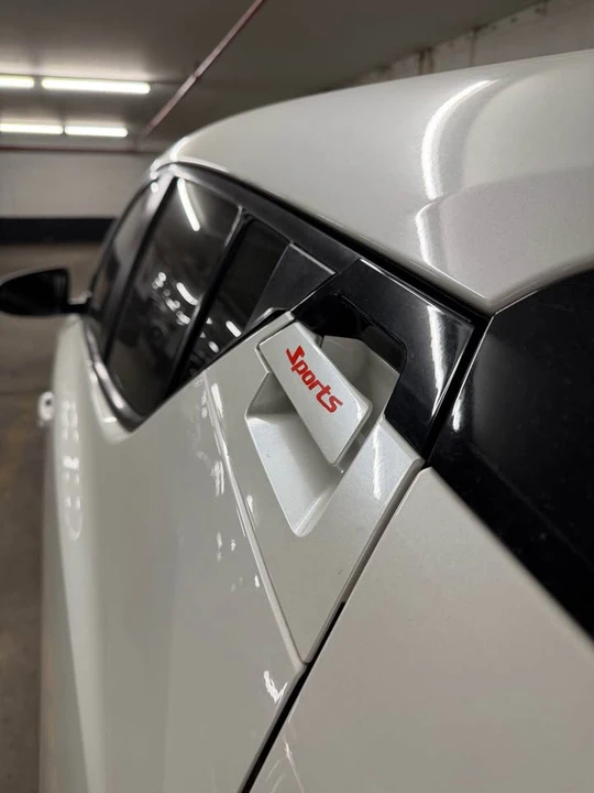 2018 Toyota C-HR - Image 5 of 11
