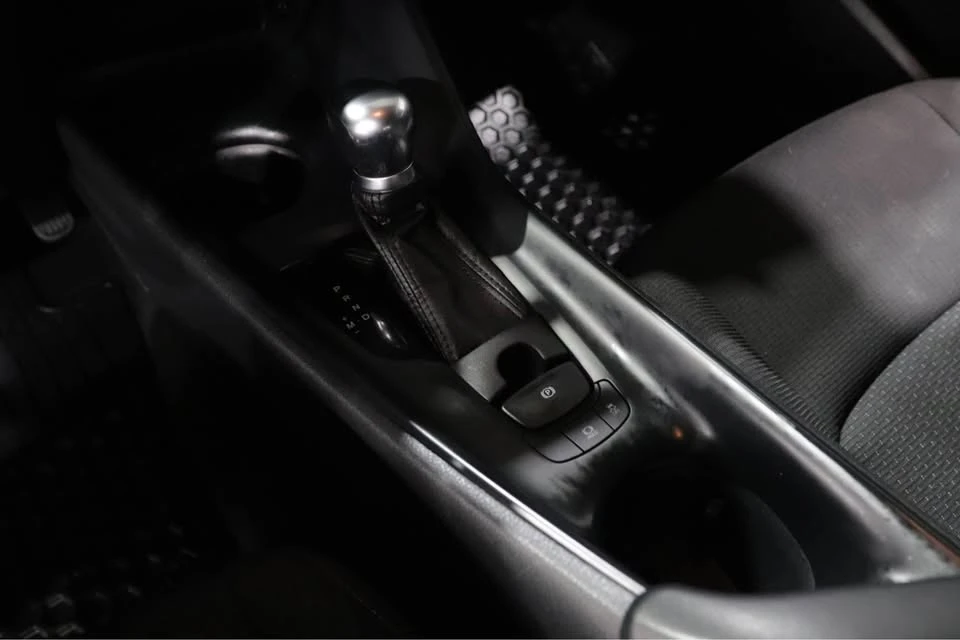 2018 Toyota C-HR - Image 10 of 16
