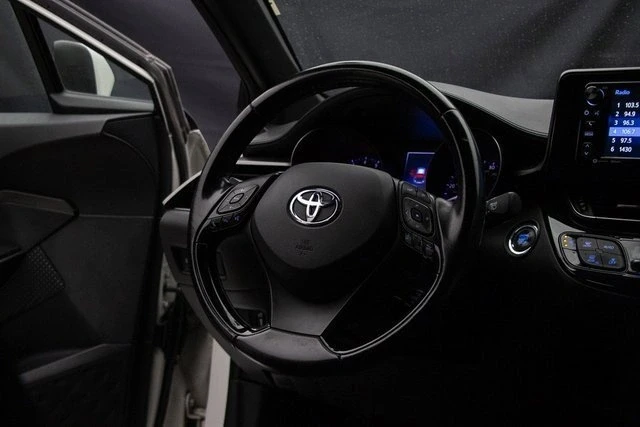 2018 Toyota C-HR - Image 13 of 20