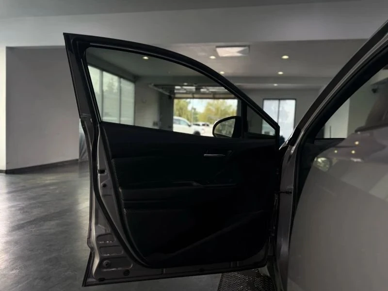 2018 Toyota C-HR - Image 10 of 18