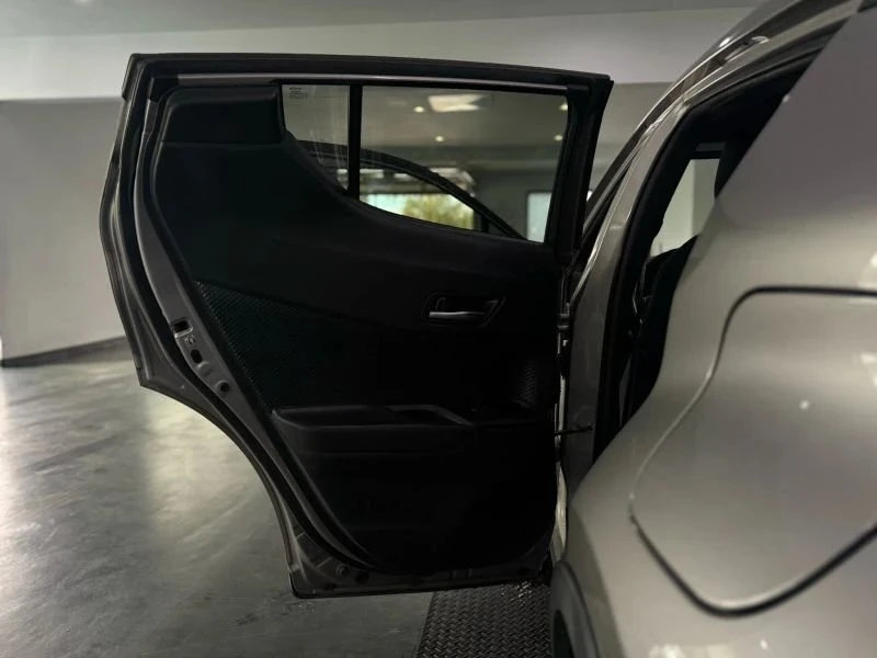 2018 Toyota C-HR - Image 14 of 18