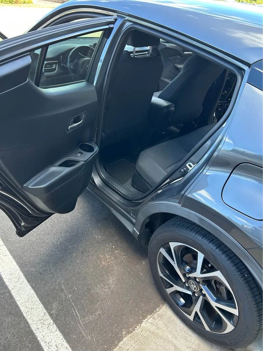 2018 Toyota C-HR - Image 12 of 18