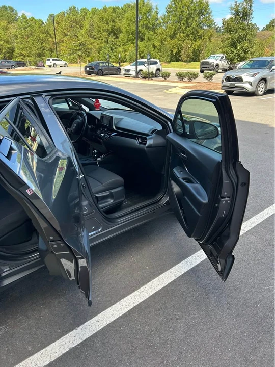 2018 Toyota C-HR - Image 10 of 18