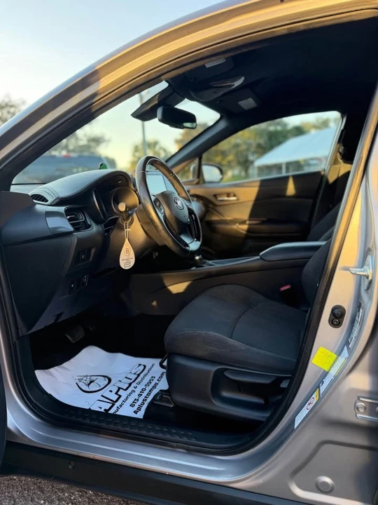 2018 Toyota C-HR - Image 9 of 17