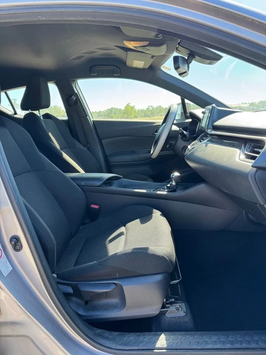 2018 Toyota C-HR - Image 9 of 16