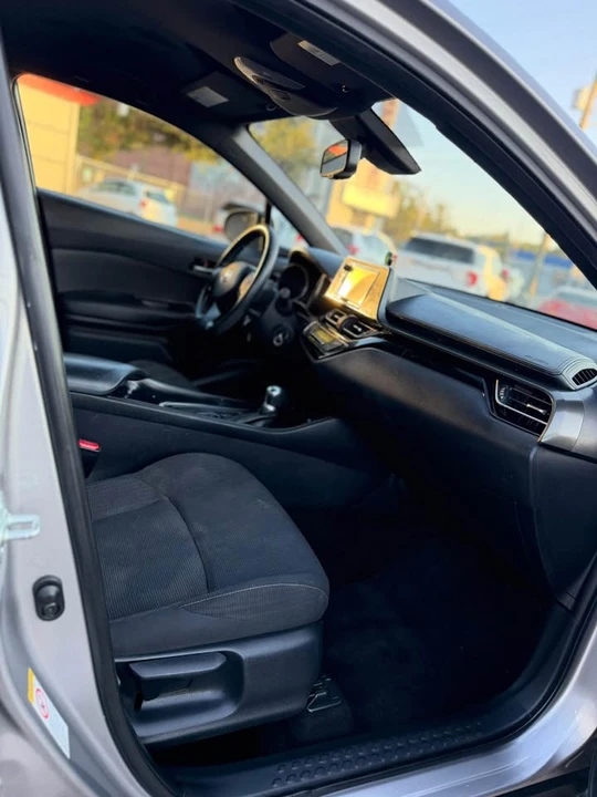 2018 Toyota C-HR - Image 14 of 17