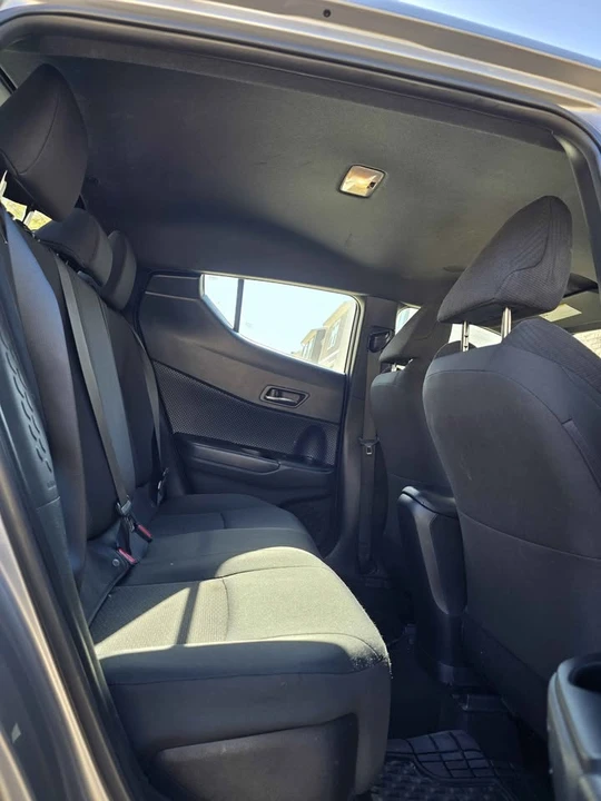 2018 Toyota C-HR - Image 11 of 19