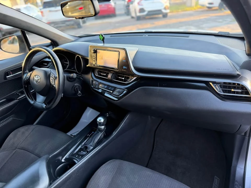 2018 Toyota C-HR - Image 15 of 17
