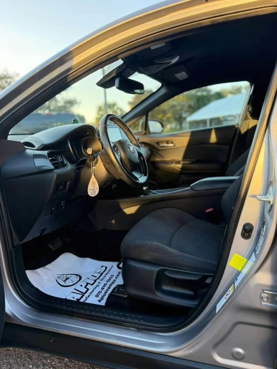 2018 Toyota C-HR - Image 9 of 17