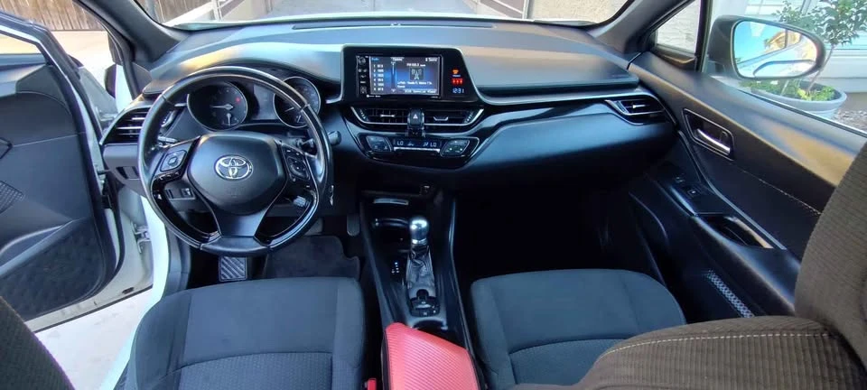 2018 Toyota C-HR - Image 8 of 14