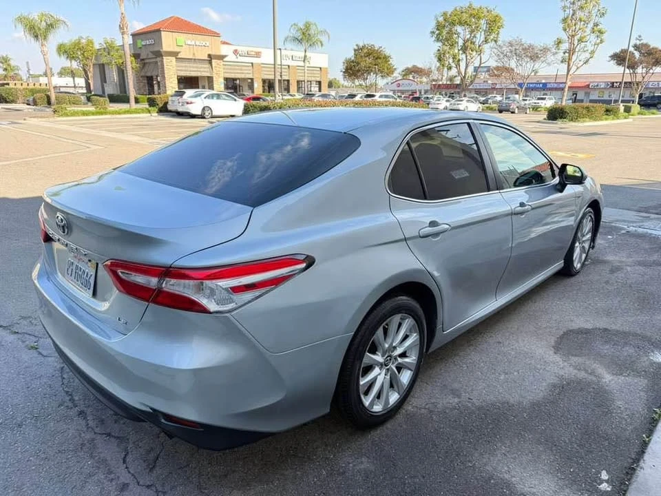 2018 Toyota Camry 8th Gen - Image 6 of 11