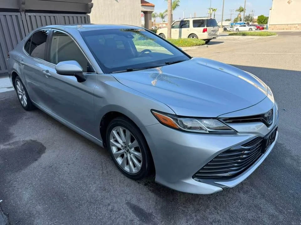 2018 Toyota Camry 8th Gen - Image 3 of 11
