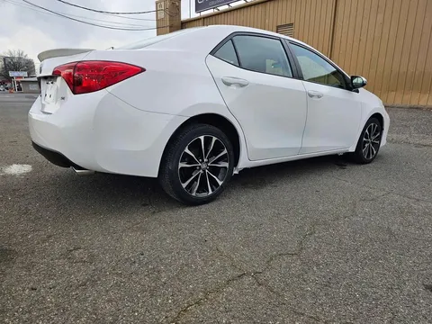 2018 Toyota Corolla 11th Gen - Image 4 of 15