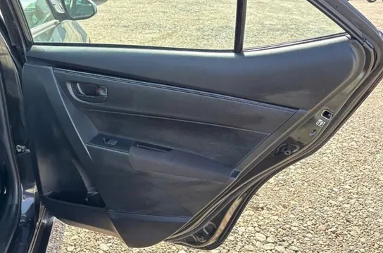 2018 Toyota Corolla 11th Gen - Image 3 of 11