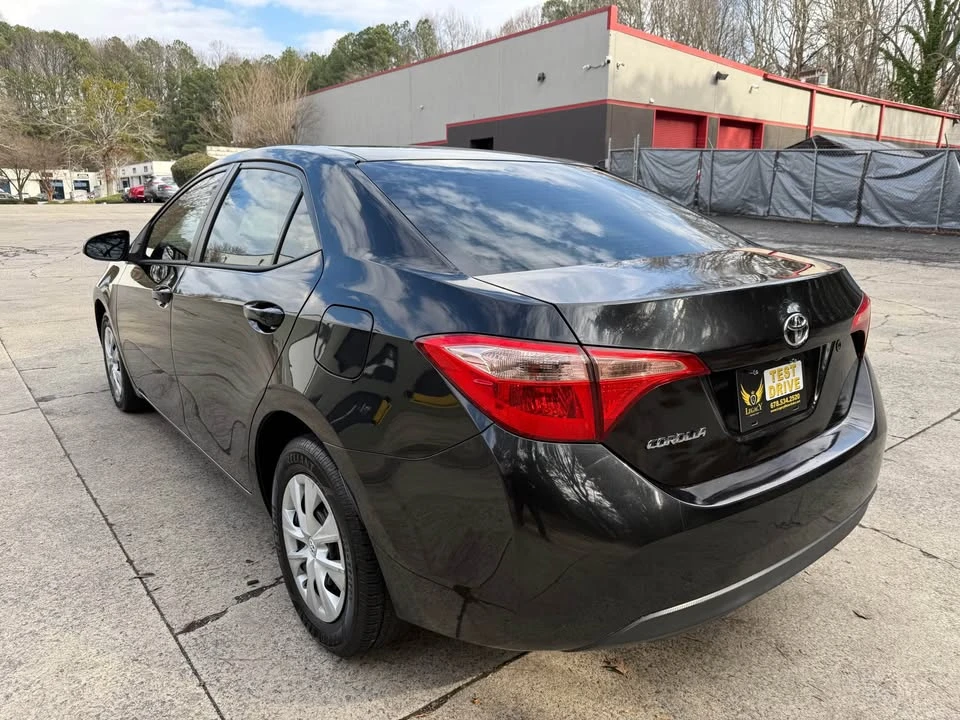 2018 Toyota Corolla 11th Gen - Image 9 of 20