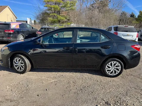 2018 Toyota Corolla 11th Gen - Image 2 of 11