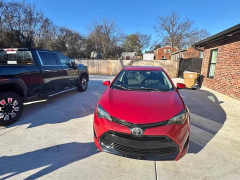 2018 Toyota Corolla LE Sedan