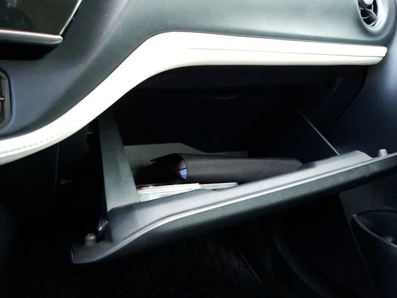 2018 Toyota Corolla 11th Gen - Image 16 of 18