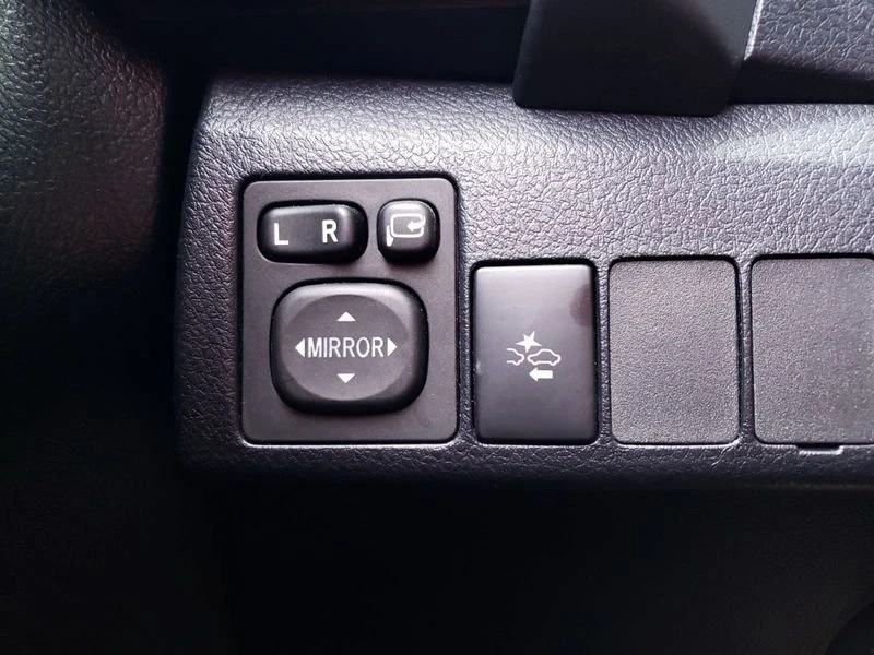 2018 Toyota Corolla 11th Gen - Image 9 of 18