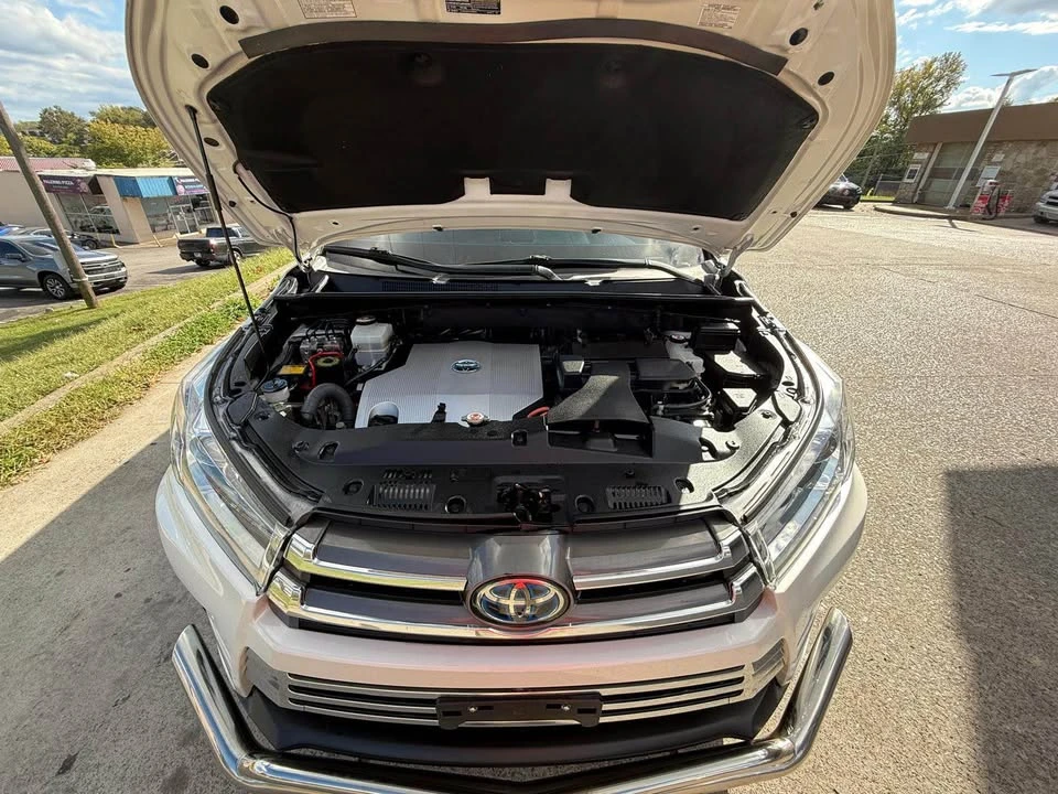 2018 Toyota Highlander - Image 2 of 14