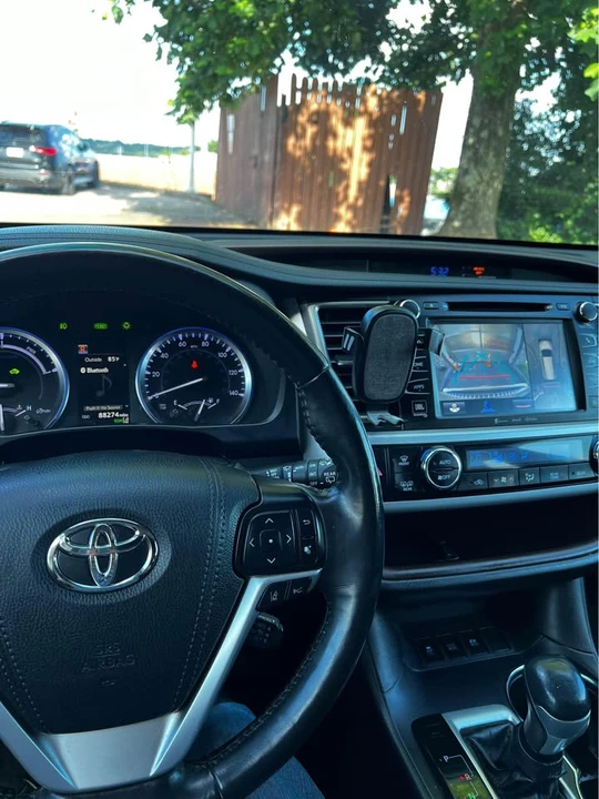 2018 Toyota Highlander - Image 8 of 14